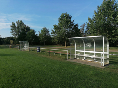 Sportplatz Markee mit Auswechselbänken